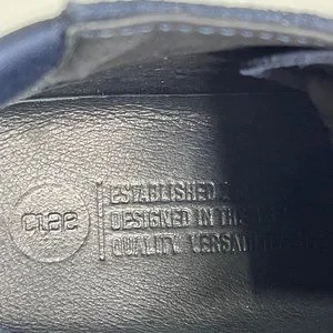 Clae | Shoes | Clae Bradley Mid Waxed Sued Deep Navy Size  display picture 2